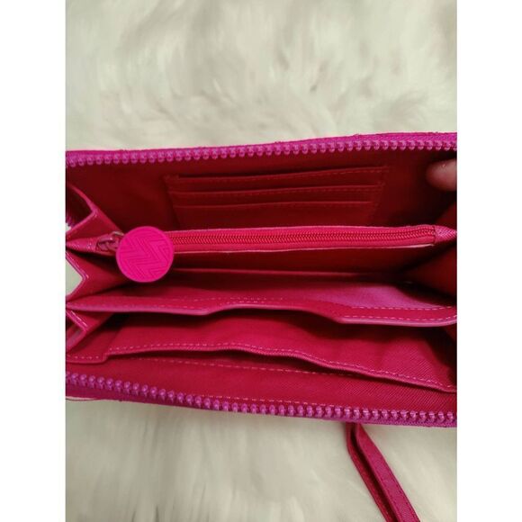 Macbeth Collection Puffy Nylon Wallet - Picture 4 of 6